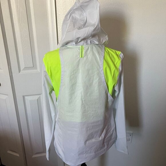 Under Armour Women's 'Run Anywhere' Anorack Windbreaker Jacket-Size Medium - Picture 5 of 10